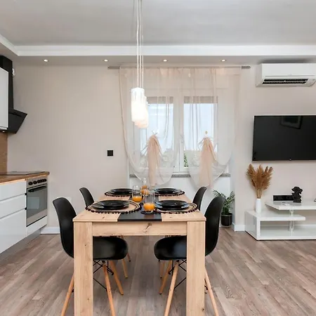 Monte Vidal Apartment Pula